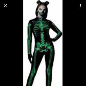 Skeleton . 🎃 Halloween is close